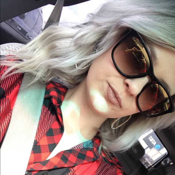 Meet your Posher, Haley - Picture 1 of 1